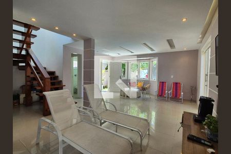 Sala de casa para alugar com 3 quartos, 240m² em Vargem Grande, Rio de Janeiro