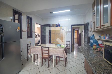 Casa à venda com 484m², 4 quartos e 5 vagasCozinha