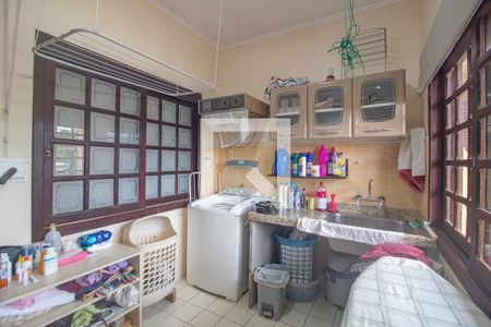 Casa à venda com 484m², 4 quartos e 5 vagasLavanderia