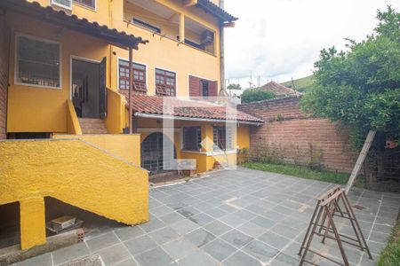 Casa à venda com 484m², 4 quartos e 5 vagasQuintal