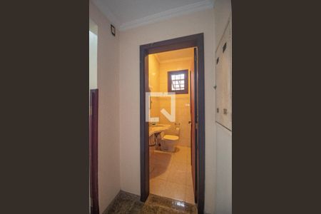 Casa à venda com 484m², 4 quartos e 5 vagasCorredor