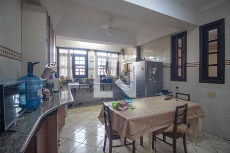 Casa à venda com 484m², 4 quartos e 5 vagasCozinha