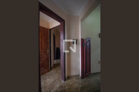 Casa à venda com 484m², 4 quartos e 5 vagasCorredor