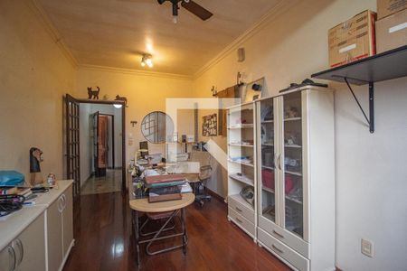 Casa à venda com 484m², 4 quartos e 5 vagasQuarto 2