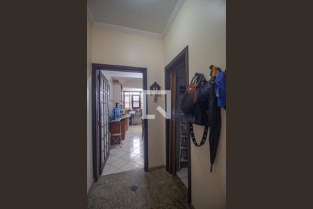 Casa à venda com 484m², 4 quartos e 5 vagasCorredor