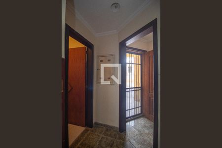 Casa à venda com 484m², 4 quartos e 5 vagasCorredor