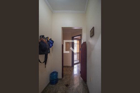 Casa à venda com 484m², 4 quartos e 5 vagasCorredor