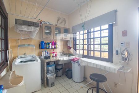 Casa à venda com 484m², 4 quartos e 5 vagasLavanderia