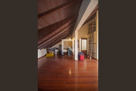 Casa à venda com 484m², 4 quartos e 5 vagasSala 2