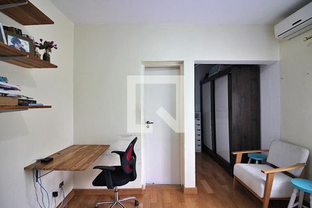 Casa à venda com 201m², 3 quartos e 2 vagasQuarto 2 - Suíte