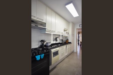 Apartamento à venda com 110m², 3 quartos e 2 vagasCozinha