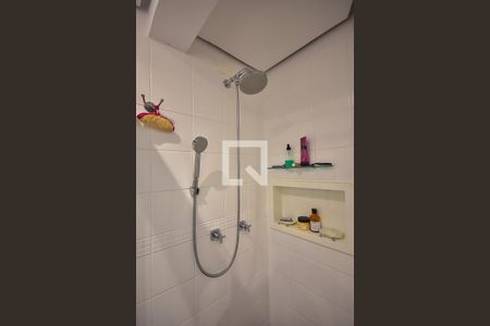 Apartamento à venda com 110m², 3 quartos e 2 vagasChuveiro do Banheiro da Suíte