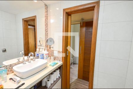 Apartamento à venda com 140m², 2 quartos e 2 vagasBanheiro da Suíte 2