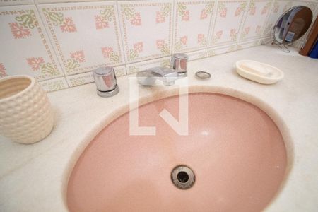 Apartamento à venda com 80m², 2 quartos e sem vaga Apartamento à venda com 80m², 2 quartos e sem vagaBanheiro social - torneira da pia