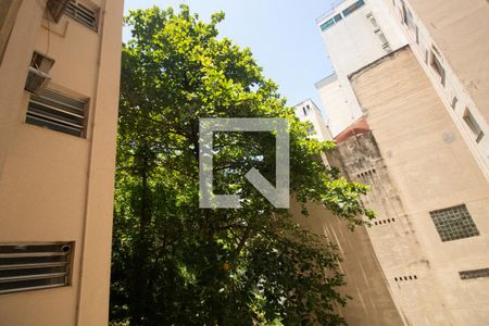Apartamento à venda com 80m², 2 quartos e sem vaga Apartamento à venda com 80m², 2 quartos e sem vagaVista do Banheiro da Área de serviço