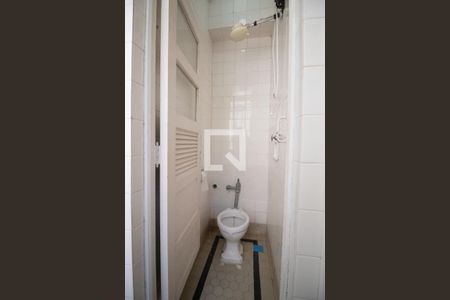 Apartamento à venda com 80m², 2 quartos e sem vaga Apartamento à venda com 80m², 2 quartos e sem vagaBanheiro da Área de serviço