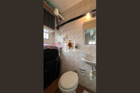 Apartamento à venda com 176m², 3 quartos e 2 vagasBanheiro da suite de serviço