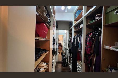 Apartamento à venda com 176m², 3 quartos e 2 vagasCloset da suíte