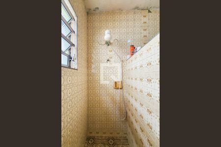 Casa à venda com 172m², 2 quartos e 2 vagasBanheiro 