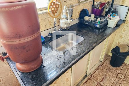 Casa à venda com 172m², 2 quartos e 2 vagasCozinha 