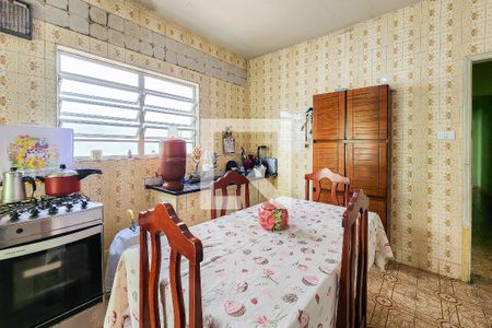 Casa à venda com 172m², 2 quartos e 2 vagasCozinha 