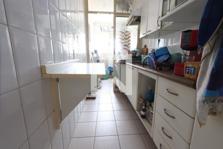 Apartamento à venda com 78m², 2 quartos e 2 vagasCozinha