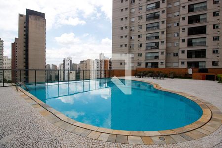 Apartamento à venda com 250m², 3 quartos e 4 vagasÁrea comum - Piscina
