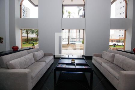 Apartamento à venda com 250m², 3 quartos e 4 vagasHall social