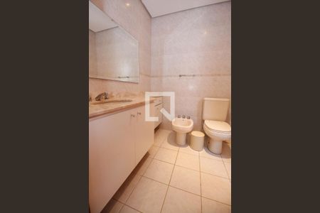 Apartamento à venda com 250m², 3 quartos e 4 vagasBanheiro da Suíte 3