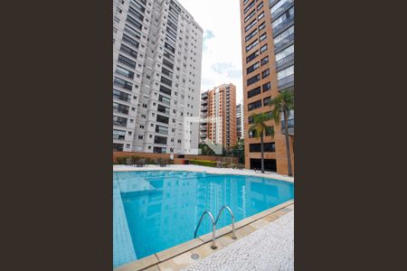 Apartamento à venda com 250m², 3 quartos e 4 vagasÁrea comum - Piscina