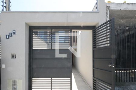 Casa à venda com 102m², 2 quartos e 1 vagaFachada