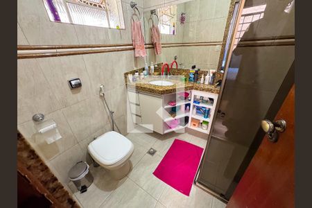 Casa à venda com 200m², 4 quartos e 3 vagasBanheiro 