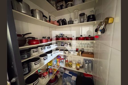 Casa à venda com 200m², 4 quartos e 3 vagasDespensa