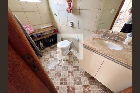 Casa à venda com 200m², 4 quartos e 3 vagasBanheiro de serviço