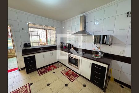 Casa à venda com 200m², 4 quartos e 3 vagasCozinha 