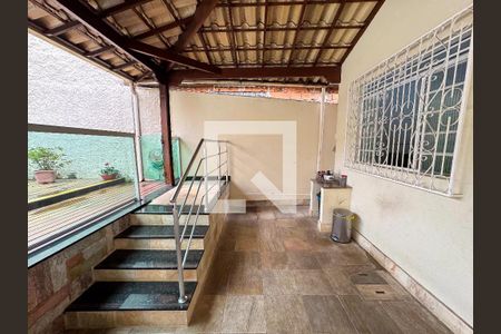 Casa à venda com 200m², 4 quartos e 3 vagasÁrea externa 