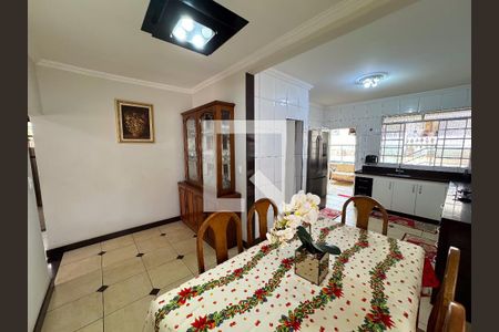 Casa à venda com 200m², 4 quartos e 3 vagasCopa
