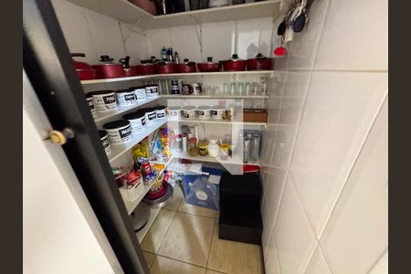 Casa à venda com 200m², 4 quartos e 3 vagasDespensa