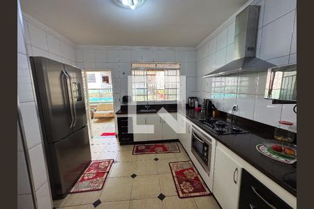 Casa à venda com 200m², 4 quartos e 3 vagasCozinha 
