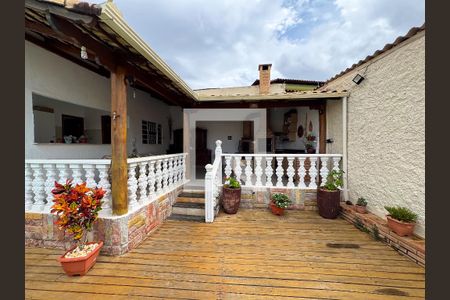 Casa à venda com 200m², 4 quartos e 3 vagasÁrea externa 