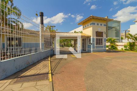 Casa de condomínio à venda com 100m², 2 quartos e 2 vagasFachada e portaria