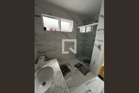 Casa à venda com 240m², 3 quartos e 2 vagasBanheiro