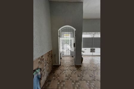 Casa à venda com 240m², 3 quartos e 2 vagasEntrada