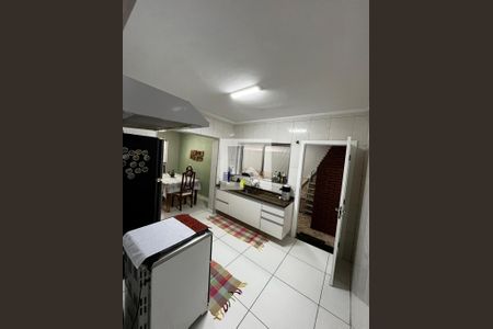 Casa à venda com 240m², 3 quartos e 2 vagasCozinha