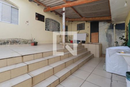 Casa à venda com 200m², 3 quartos e 2 vagasÁrea de serviço e quintal