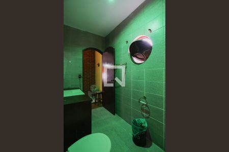 Casa à venda com 200m², 3 quartos e 2 vagasBanheiro das suítes 1 e 2