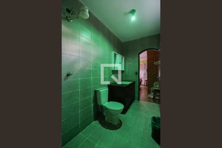 Casa à venda com 200m², 3 quartos e 2 vagasBanheiro das suítes 1 e 2