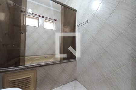 Casa à venda com 480m², 3 quartos e 2 vagas Casa à venda com 480m², 3 quartos e 2 vagasBanheiro da Suíte 2