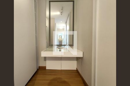 Apartamento à venda com 237m², 4 quartos e 4 vagasCorredor