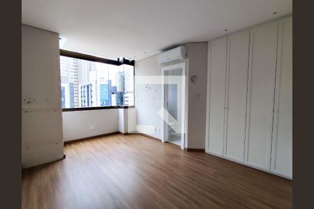 Apartamento à venda com 237m², 4 quartos e 4 vagasQuarto 2